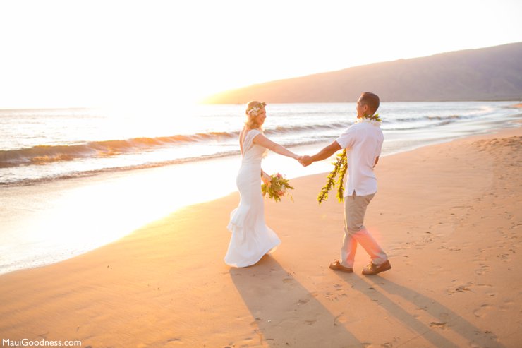 beach wedding in Maui