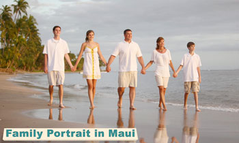family portrait on maui with grins2go